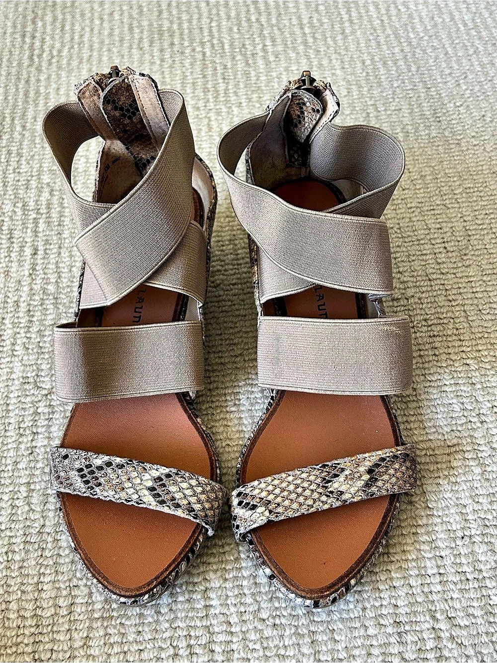 Chinese Laundry Women's Animal Print Wedge Sandals Gold US 7